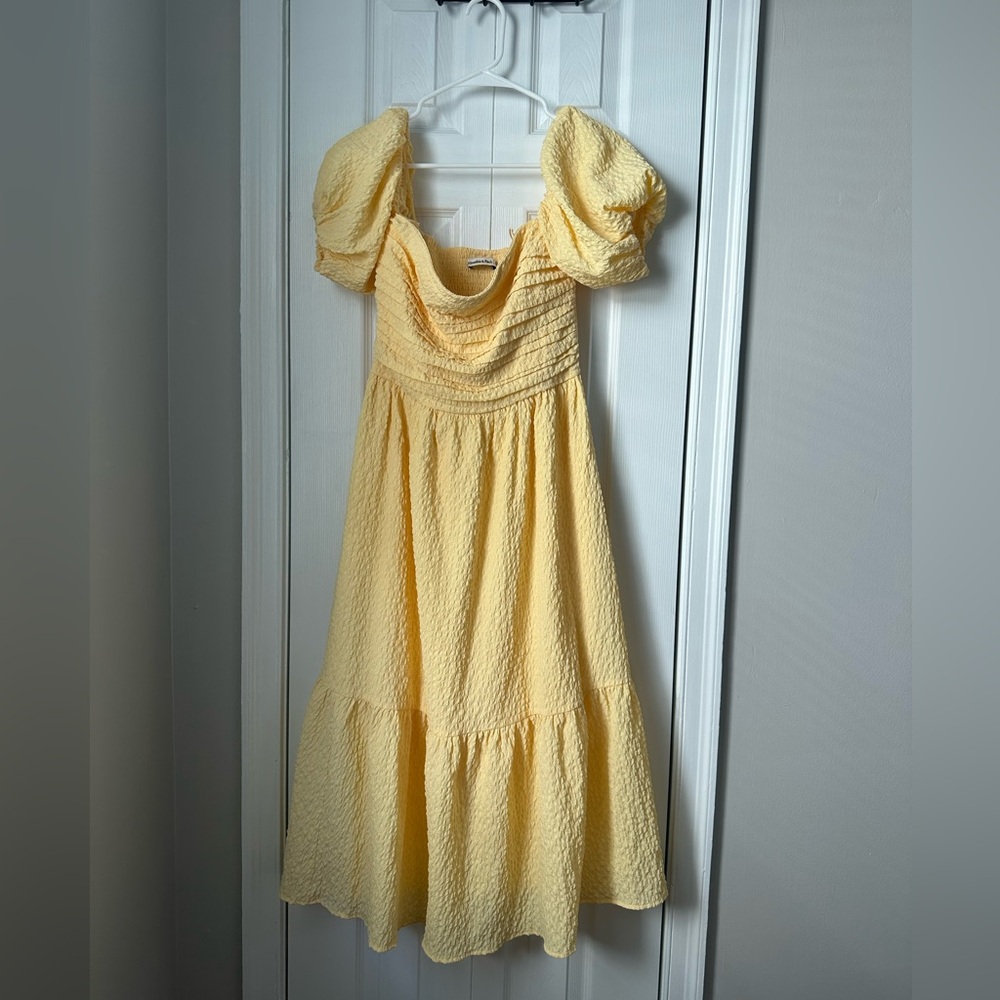 Abercrombie & Fitch Emerson Textured Yellow Off-Shoulder Midi Dress